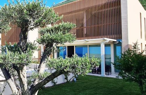 Jala House | Salt n Blue Villa Palase