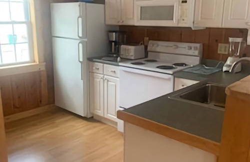 Old Lyme Cottage | "Salt 'n' Lyme" - Walk to everything !