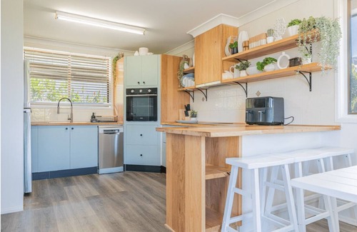 East Ballina House | Salt & Sand Getaway - Coastal Paradise at Bayside Duplex with Stunning Shaws Bay Views
