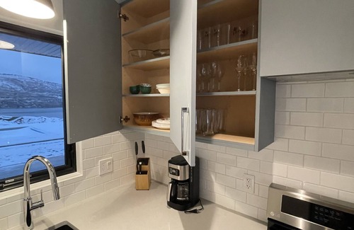 Vernon Apartment | Salt water heated pool, Okanagan lake view 2-3 bd 2-3 bath , 4-6 people