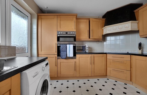 Saltdean House | Saltdean Seaview 1 and Free Parking by My Getaways