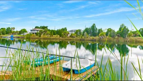 Spring Hill House | SaltwaterPool- GameRoom -Tropical Sunsets - Kayaks - Fishing