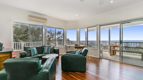Killcare House | 'Salty Air Beachside Cottage' by HolidayCo