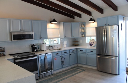 Marathon House | Salty Air Retreat. 2 Bedroom 1 Bathroom Half Duplex. Dockside.