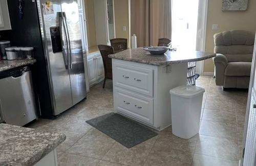 Cudjoe Key House | Salty Breezes 285nCharming 2-bedroom house in pleasant Cudjoe Key with WiFi, AC