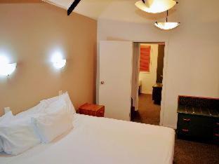Snells Beach Hotel | Salty Dog Inn