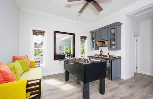 Governor's Harbour House | Salty Dolphin 4 Bedroom Home