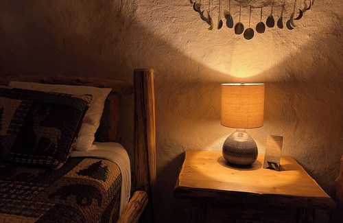 White Sulphur Springs Cabin | Salty King Salt Lodge