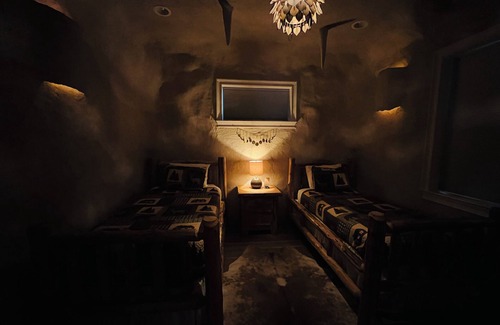 White Sulphur Springs Cabin | Salty King Salt Lodge