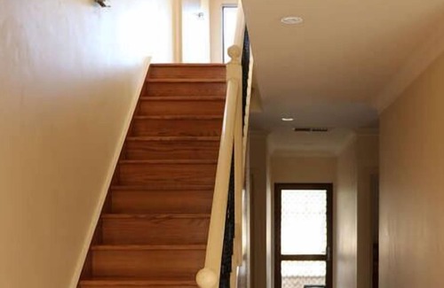 Lake Wangary Apartment | Salty Sojouirn is a great option for a large group