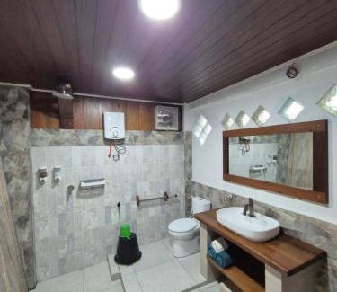 Bukit Lawang Hotel | Sam's Bungalows And Treks