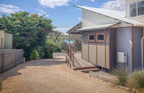 Lake Wangary Apartment | Samphire Beach House with Studio is the perfect base for your Coffin Bay Holiday - Linen Included an