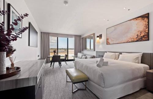 Wonnerup Ski Chalet | Samphire Chalet Banksia - A Serene Natural Beauty