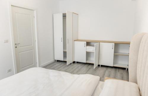 Craiova Apartment | Samplus Central Apartment