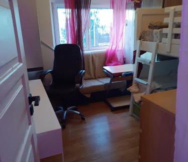 Amadora House | Sams Rooms - Solo Female Guest House