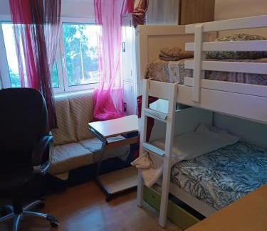 Amadora House | Sams Rooms - Solo Female Guest House