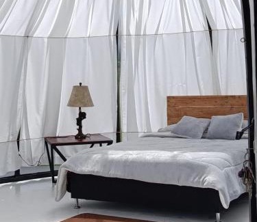 Tota House | SAN ALEJO- CABAÑAS Y CAMPING