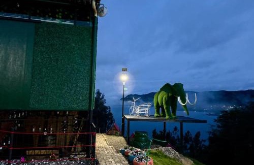 Tota House | SAN ALEJO- CABAÑAS Y CAMPING