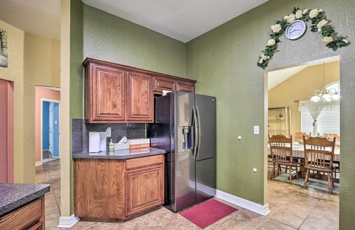 Heritage House | San Antonio Family Home w/Deck ~ 16 Mi to Dtwn!