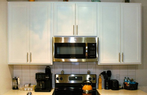 Downtown San Antonio Apartment | San Antonio Fiesta Condo on Riverwalk wKing Ste