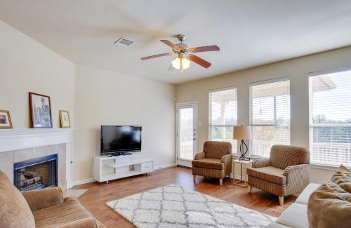 Wetmore House | San Antonio Getaway with Deck, Fenced-In Yard!