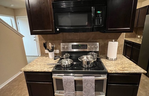 Solana Ridge House | San Antonio home near BMT, Riverwalk, Alamo, and Sea World
