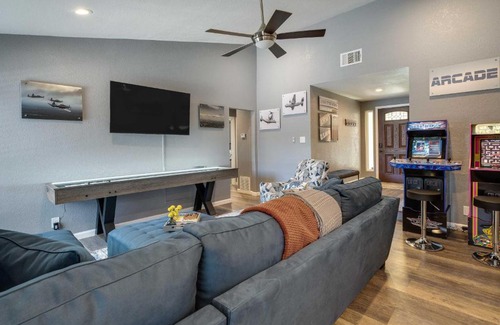 San Antonio House | San Antonio Home with Private Hot Tub Pet Friendly!