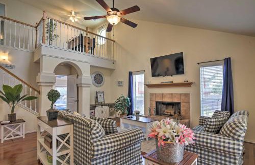Oak Creek House | San Antonio Home with Pool and Hot Tub Near SeaWorld!