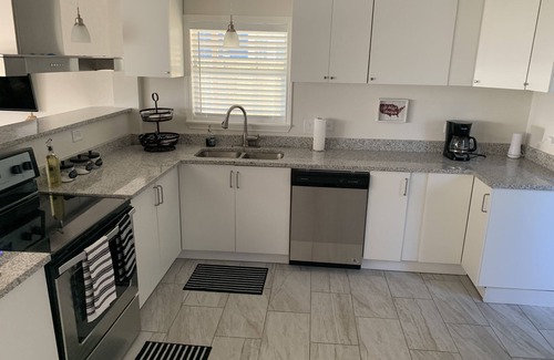 Southside House | San Antonio patriotic stay! Welcome BMT!