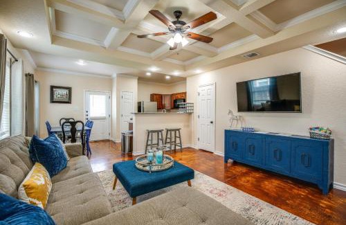 San Antonio House | San Antonio Townhome about 2 Mi to Aquarium!