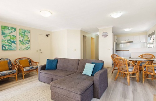 Bilinga Apartment | San Chelsea 16 - Beachfront Bilinga - Linen Provded!