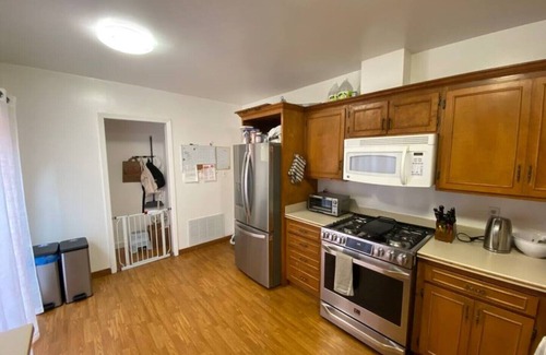 Marina District House | San Francisco 3 Floor House with Private Backyard