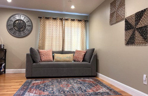 Daly City Apartment | San Francisco 3BR3BA w free parking near airport