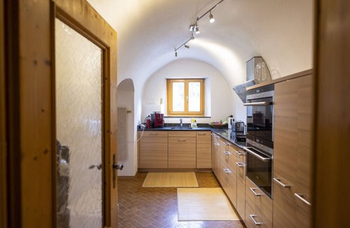 Engadin Scoul Ski Chalet | San Geer Sains: Charming 5.5-house in the old part of the village of Scuol
