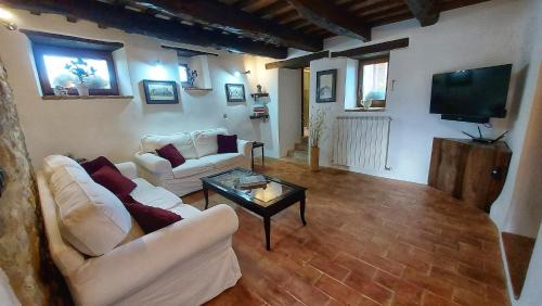 Penna San Giovanni House | San Isidore