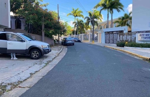 Santurce Apartment | San Juan 10min to airport wgarage/fastwifi/laundry
