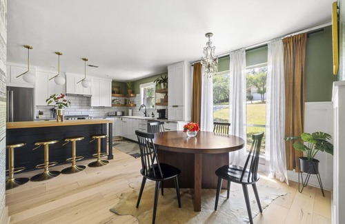 San Marcos House | San Marcos 5BR Retreat Pool Near TXST & River