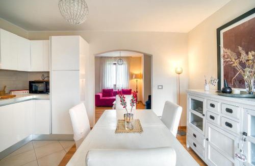 Badiola Apartment | San Martino in campo bright apartment with parking