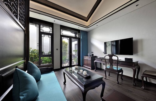 Three Lanes and Seven Alleys Hotel | San Po Hotel