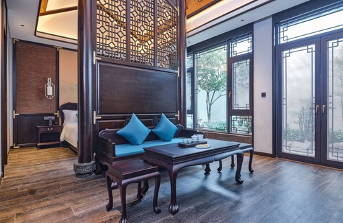 Three Lanes and Seven Alleys Hotel | San Po Hotel