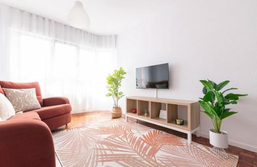Monte Apartment | San Roman apartment with private parking