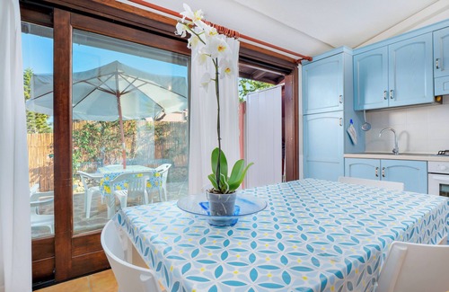 San Teodoro City Centre House | 'San Teodoro Holiday House A' with Wi-Fi, A/C & Terrace