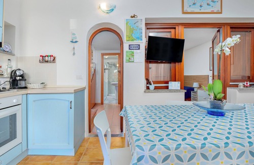 San Teodoro City Centre House | 'San Teodoro Holiday House A' with Wi-Fi, A/C & Terrace