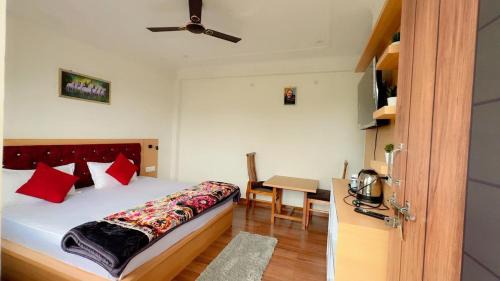 Bhimtal House | Sanchi's Homestay 2BHK