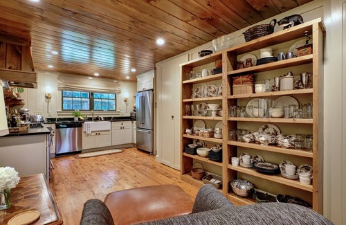 Lake Sequoyah House | Sanctuary Cottage - Historic Highlands Charm w/Screen Porch, Firepit out Front