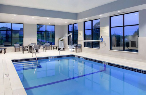Overland Park House | Sanctuary for Romantic Getaway! W/ Marketplace