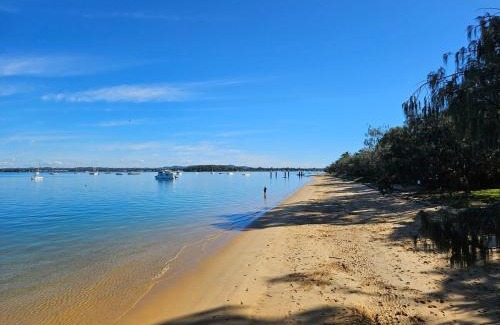 Brisbane Waterfront House | Sanctuary on Coochiemudlo Island
