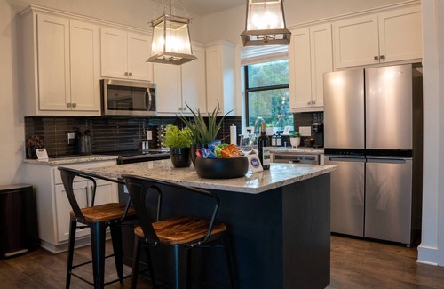 Point Venture House | Sanctuary On Lake Travis with private pool and outdoor jetted tub with golf cart