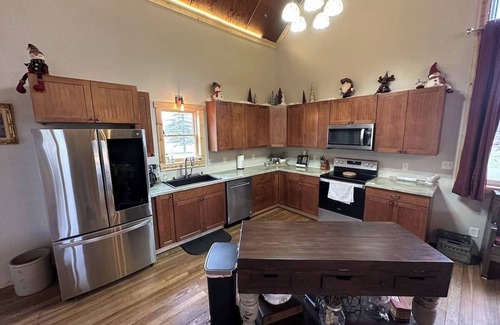 Markville House | Sanctuary Parish 18Ft ceilings, 5 bedrooms, & 3 baths