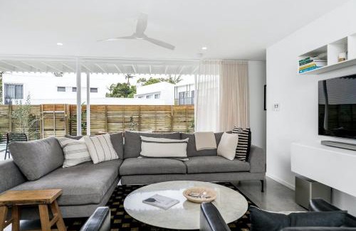 Byron Bay Villa | Sanctuary Spaces - Lomani Six
